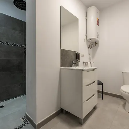 107 Evalia Apartment *